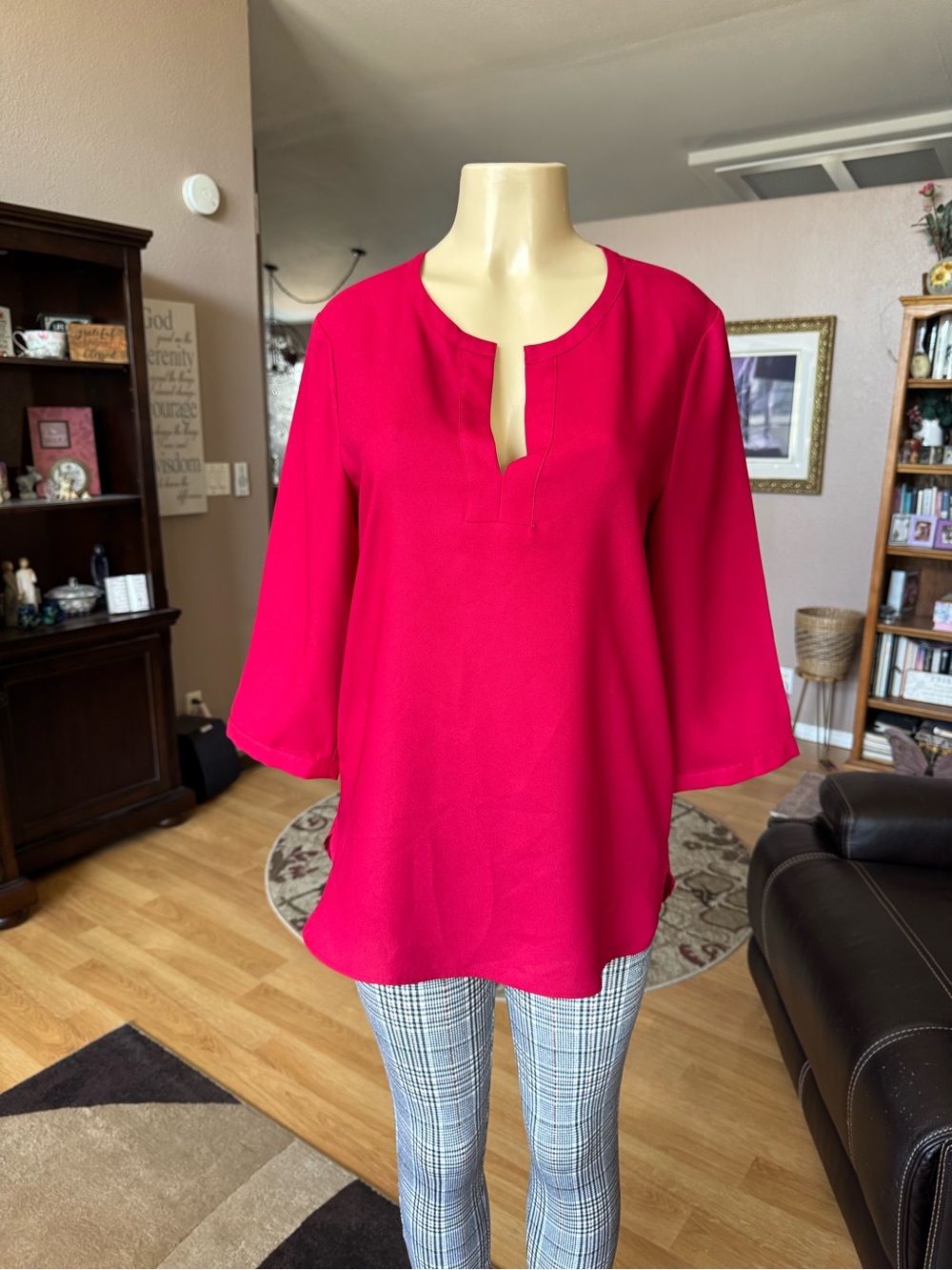 Adrienne Vittadini red 3/4 sleeves Vneck blouse-size L